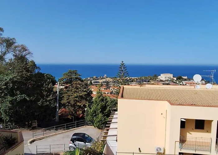 Fabiene Familyholidays Fresie Hébergement de vacances Cefalù